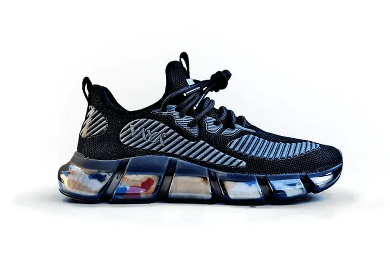 Triumph Black VAYA sneakers