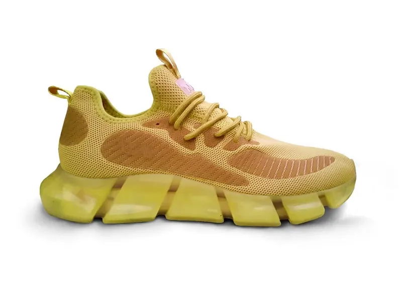 Triumph Gold VAYA sneakers