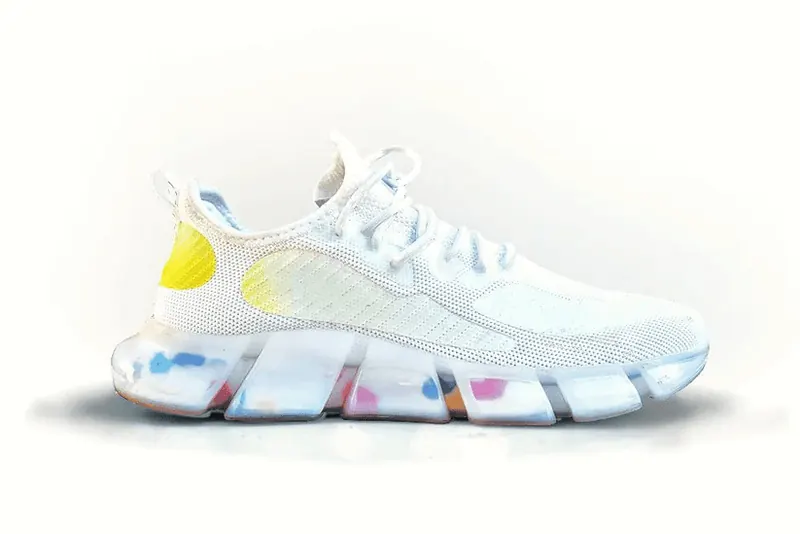 Triumph White VAYA sneakers
